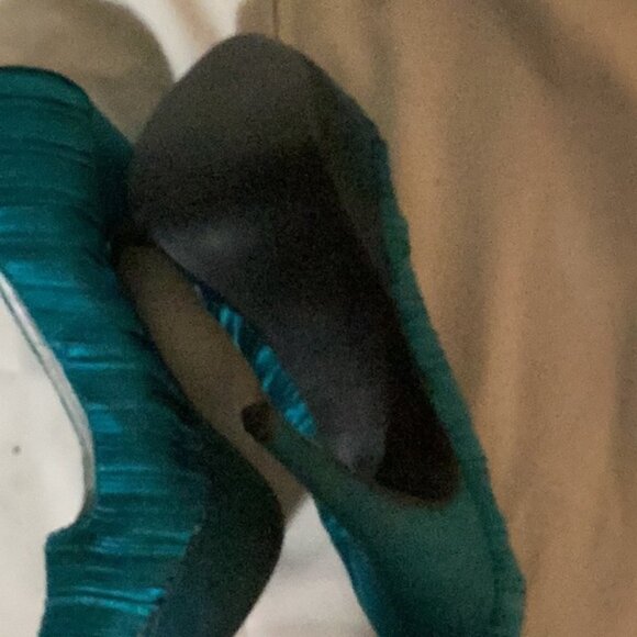 Teal high heels - Picture 4 of 4